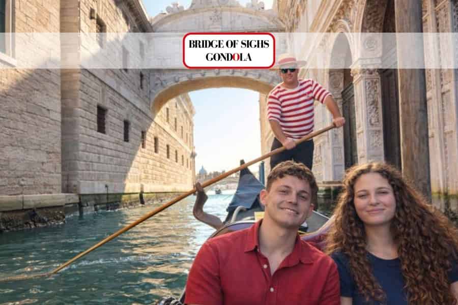 Venedig: Gondelfahrt unter der atemberaubenden Seufzerbrücke™. Foto: GetYourGuide