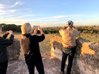 Roma, Appian Way Sunset E-Bike Tour con catacumbas y aperitivos - Hizvo