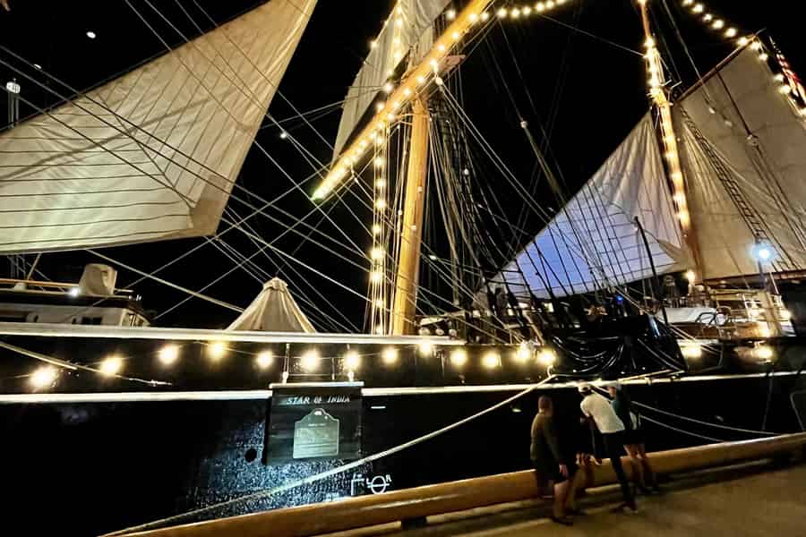 San Diego: Embarcadero Waterfront Ghost Walking Tour. Foto: GetYourGuide