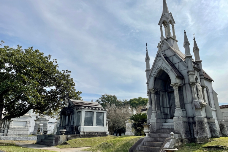 New Orleans: Millionaire's Tombs of Metairie Cemetery Tour