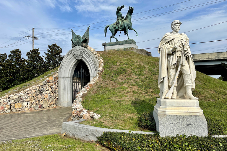 New Orleans: Metairie Cemetery Tour: Millionaire&#039;s Tombs of Metairie Cemetery Tour