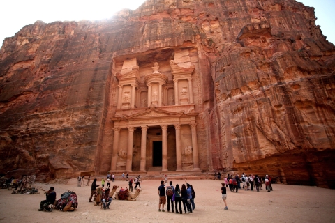 Ammán: Excursión privada de 2 días a Petra, Wadi Rum y el Mar Muerto