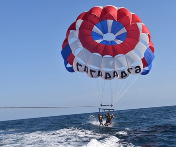 Alicante: Boat Trip and Parasailing Experience with Drink