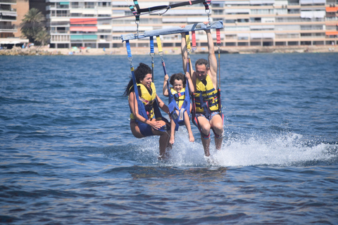 Alicante: boottocht en parasailing-ervaring met drankje