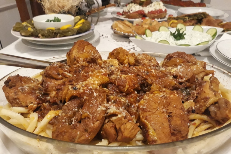 Ateny: 6-daniowy posiłek na dachu składający się z kuchni greckiej i wina