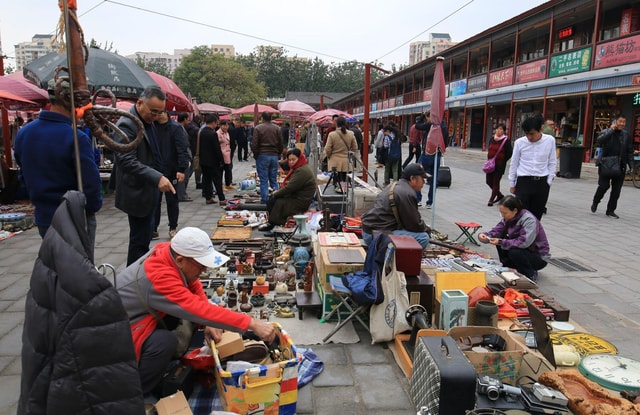 Beijing: 798 Art Zone and Panjiayuan Market Half Day Tour