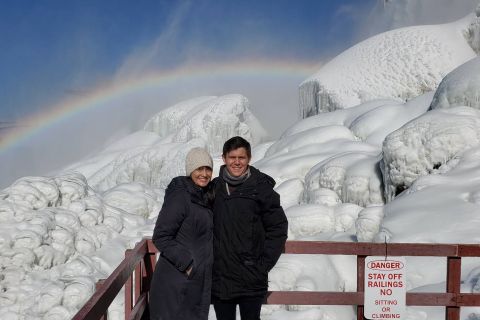 Niagara Falls: Guided Winter Tour with Cave of the Winds