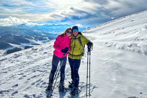 Sarajevo: Ervaar Snowsheing op de Olympic MountainsVan Sarajevo: Olympische berg Bjelašnica sneeuwschoentour