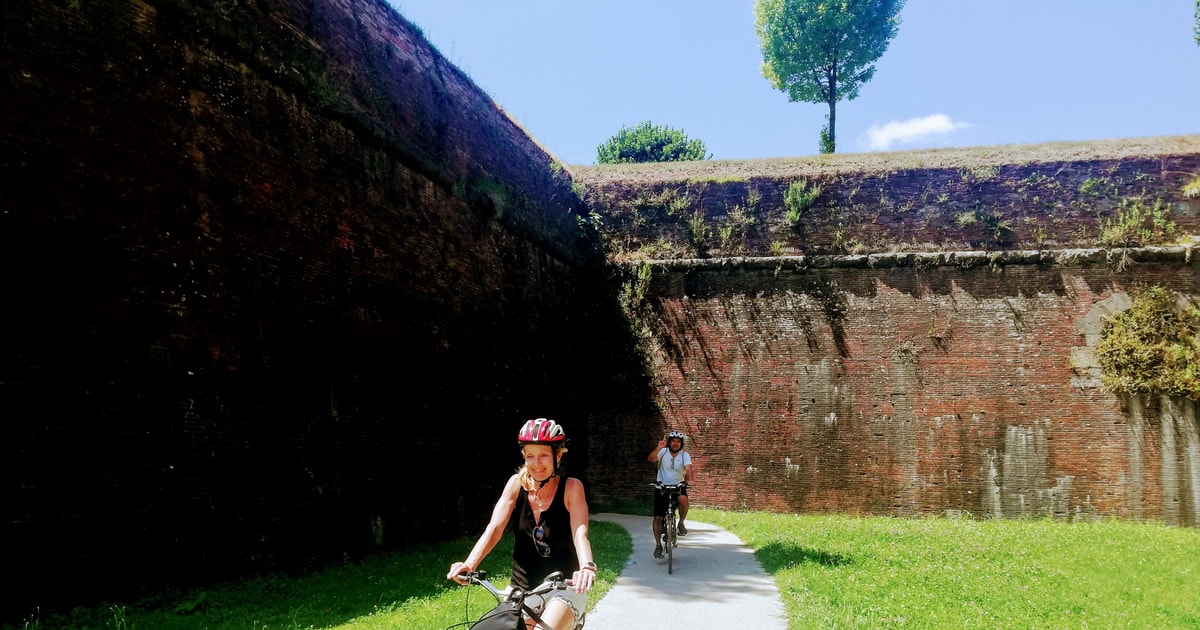 Lucca Sightseeing Tour med Ebike eller bycykel GetYourGuide