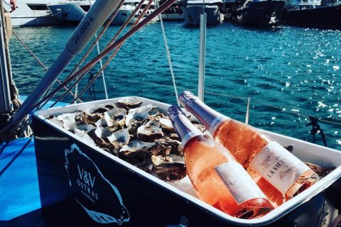 Marbella: crociera in barca a vela privata sulla Costa del Sol con bevande