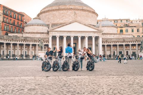 Naples: Guided City Highlights Tour on a Fatbike with Pizza