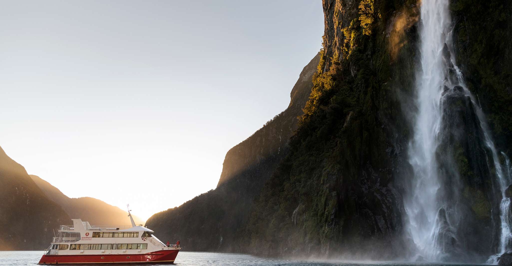 Milford Sound, Fly | Cruise | Fly - Housity