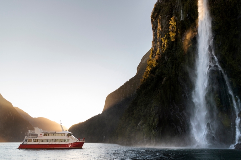 Milford Sound: Vlieg | Cruise | Vlieg