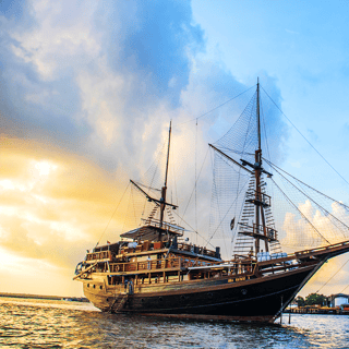 Bali Benoa: Pirate Dinner Cruise with Shows, Games and Music