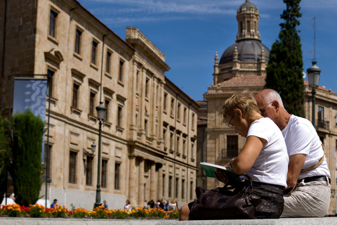 Salamanca Sightseeing Walking Tour with Local Guide. Spanish