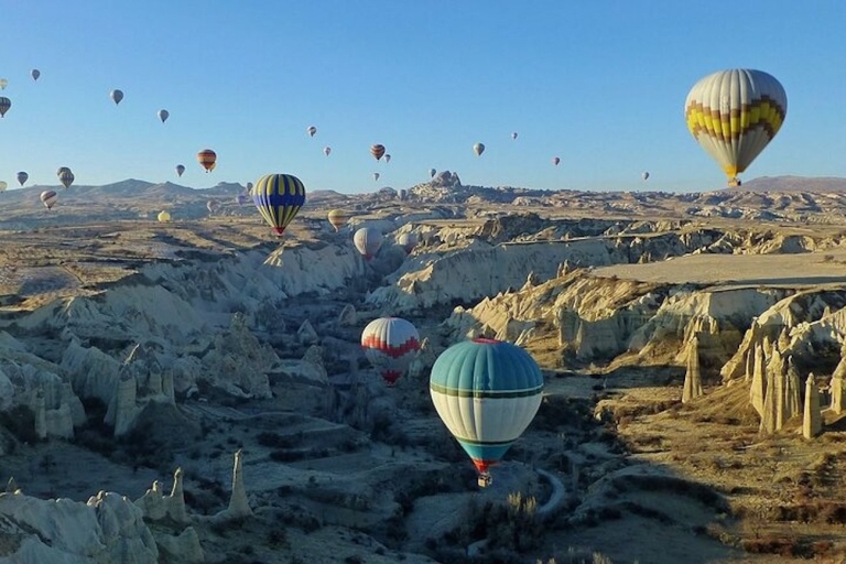 Capadocia: Paseo en Globo Aerostático al Amanecer en Göreme con DesayunoPaseo en globo aerostático por el Valle de Goreme al amanecer en Capadocia