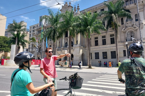 São Paulo: Downtown Historical Bike Tour