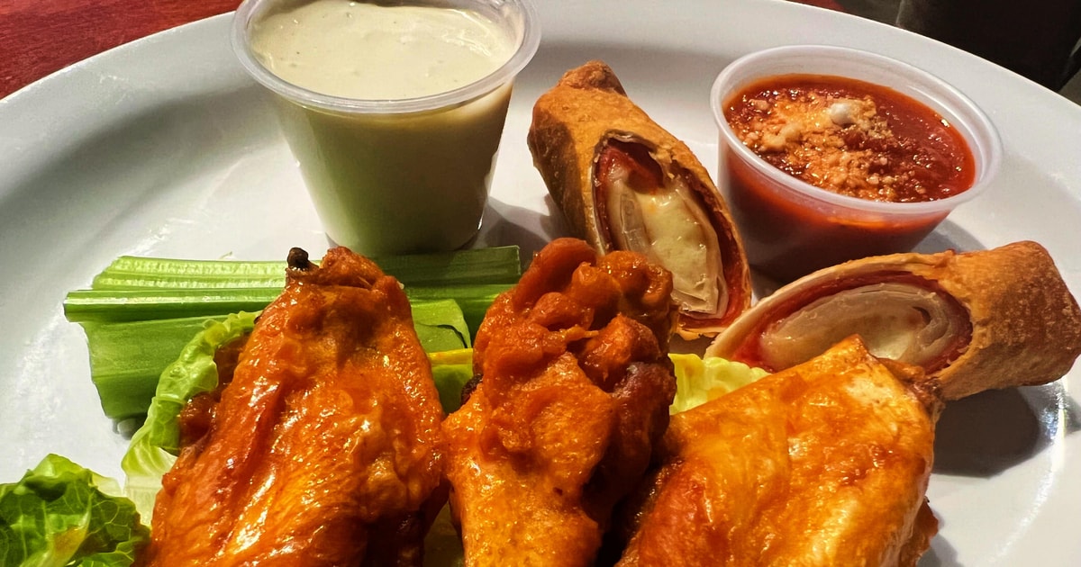 Niagara, USA Niagara Falls Tour & Buffalo Wing Tasting GetYourGuide