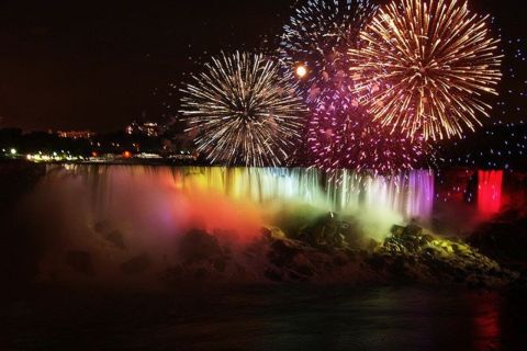 Niagara Falls: Fireworks & Illumination Guided Walking Tour