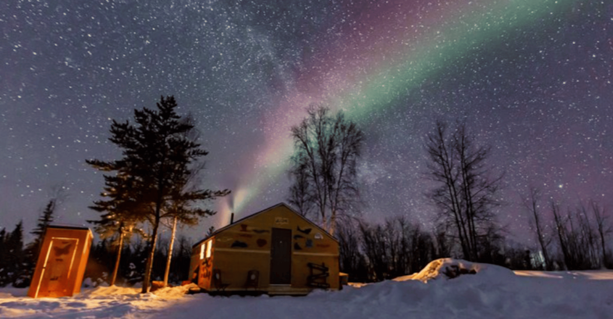 From Yellowknife, Aurora Borealis Tour with Cozy Cabin Base - Housity