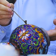 中国古玩 景泰藍 有線七宝 金工 細密唐草文 帽頂 唐木台座付 骨董 古美術 北京：景泰蓝博物馆之旅和亲手制作工作坊- 2026年（真实点评）