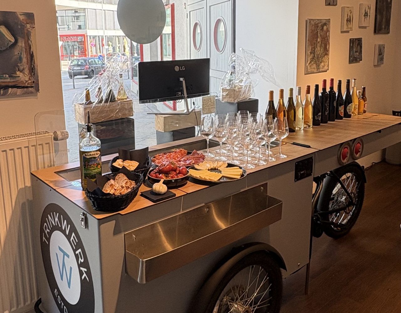 Neu-Ulm: Mallorquinische Wein- oder Ginverkostung mit Snacks