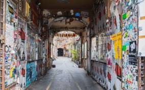 Berlin: Discover Hidden Backyards w/ German-Speaking Guide