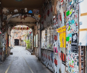 Berlin: Hidden Backyards Guided Walking Tour