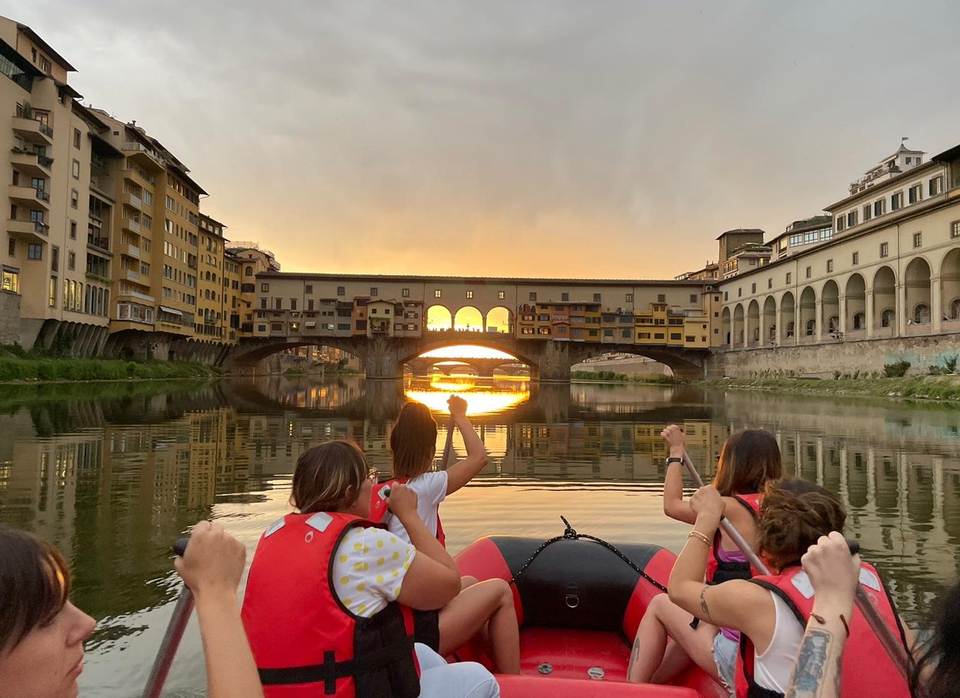 Firenze: Pontevecchio broen og seværdigheder i byen Rafting Cruise