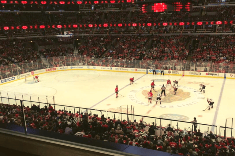 Chicago Chicago Blackhawks Entradas para un partido de la NHL en el United CenterAsientos Premium