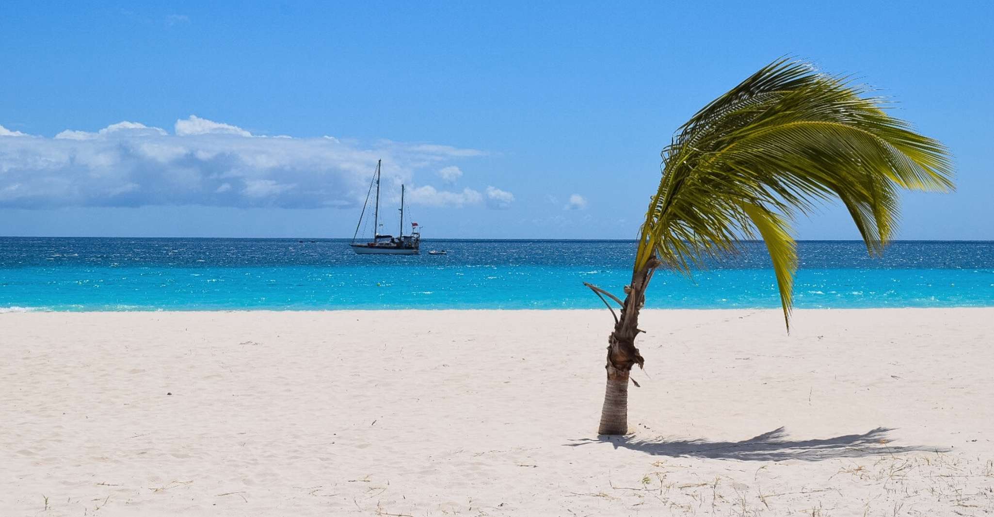 Shuttle da spiaggia con uso di sedia da spiaggia e ombrelloni gratuiti - Hizvo