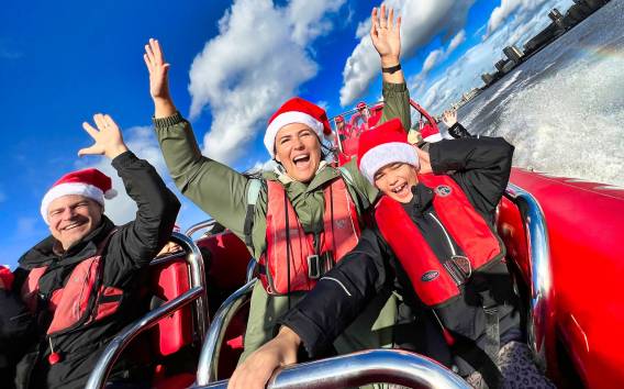 London: Weihnachtstour mit dem Schnellboot über die Themse