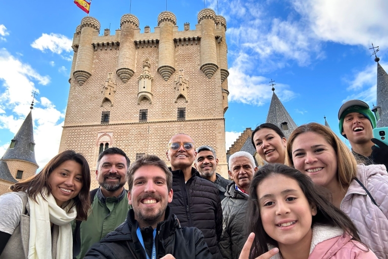 Desde Madrid: Excursión de un día a Ávila y Segovia con AlcázarB- Tour con Almuerzo incluido