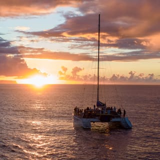 Kauai: Napali Coast Sunset Sail with Dinner