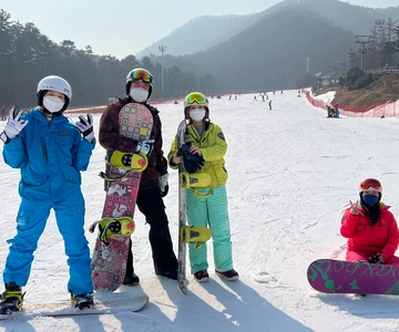 Desde Seúl: Excursión de un día a las pistas de esquí de Yongpyong con transporte
