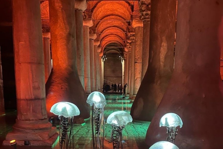 Istanbul: Basilica Cisterne & Dolmabahçe Palace Combo Tour