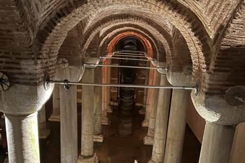 Istanbul: Basilica Cistern & Dolmabahçe Palace Combo Tour