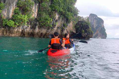 Krabi: tour en barco por las islas Hong, kayak y miradorPunto de encuentro en el Hotel Phra Nang Inn de Ao Nang