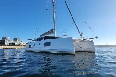 Cascais:Luxury Private Sailing Catamaran Cruise with a Drink