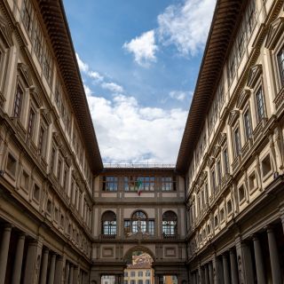 Uffizi-galleriet og hopp-på-hopp-av-busstur