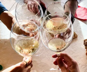 Franciacorta: Selbstgeführte Weintour, ganztägig mit Mittagessen