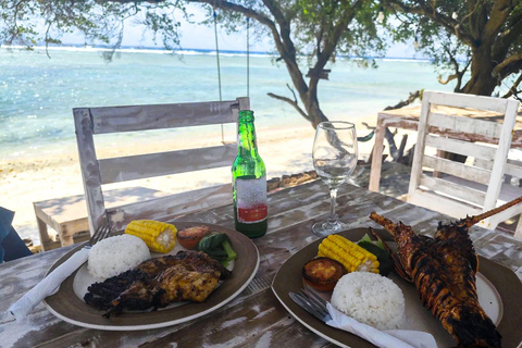 Gili Trawangan: Public Snorkeling Tour with Turtles and BBQ Public Snorkeling Tour with Turtles