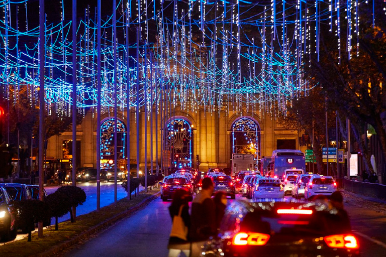 Madrid: Christmas Lights Tour by Electric Tuk-Tuk