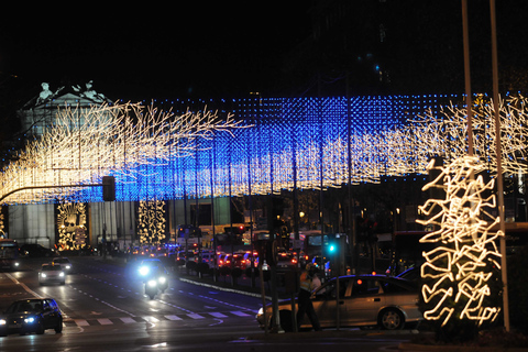 Madrid: Christmas Lights Tour by Electric Tuk-Tuk