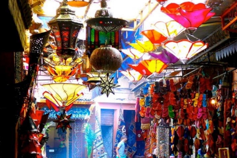 Desde Málaga: Excursión de un día a Tánger con compras en el bazar y almuerzo