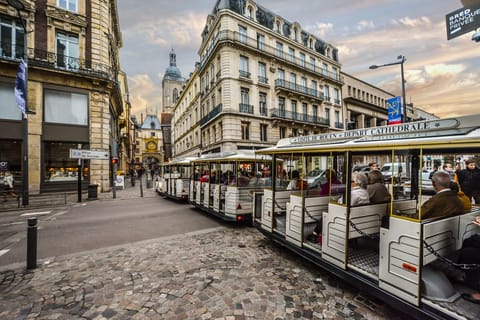 Rouen : Jeu d'évasion extérieur Harry Potter sur smartphone