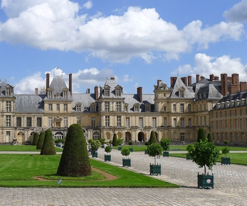 Palace Private Guided Tour with Ticket