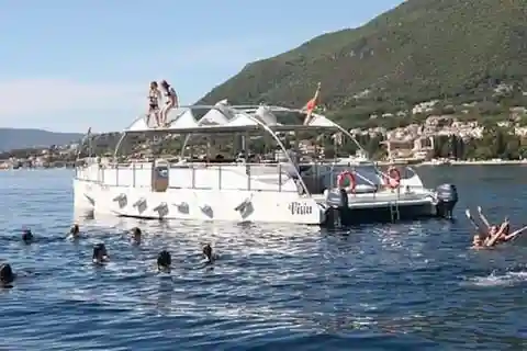 Kotor: Privat kryssning i bukten och guidad sightseeingtur