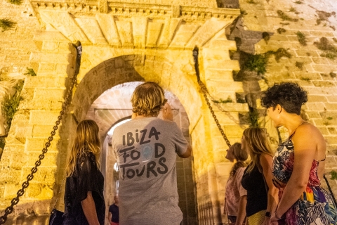 Ibiza: Recorrido gastronómico guiado por la ciudad de Ibiza con degustación