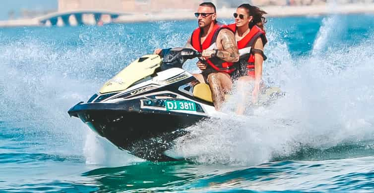 UAE, Dubai Marina. Jumeirah Beach water jet pack stunt flyers Stock Photo -  Alamy